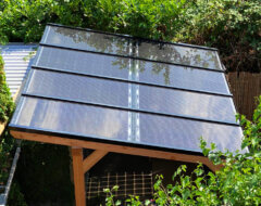 Vrijstaande solar veranda bovenaanzicht zonnepanelen