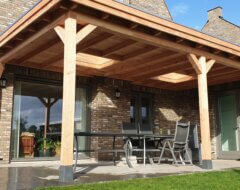 Terrasoverkapping met dubbel daklicht/lichtstraat