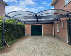 Pext dubbele boog carport polycarbonaat zijaanbouw