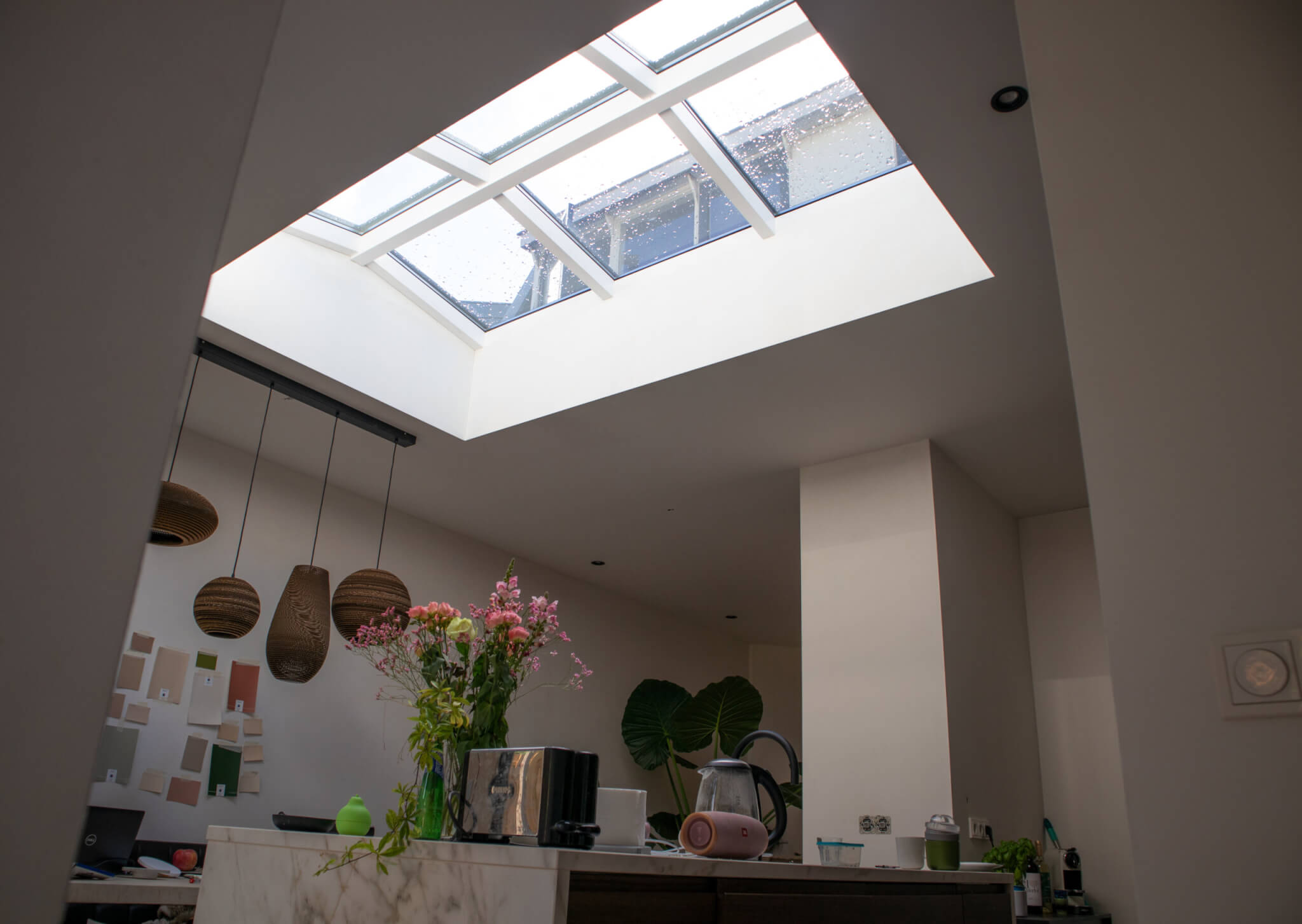 Lichtstraat in moderne keuken