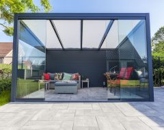 Ribolla vrijstaande overkapping van aluminium met glazen schuifwanden