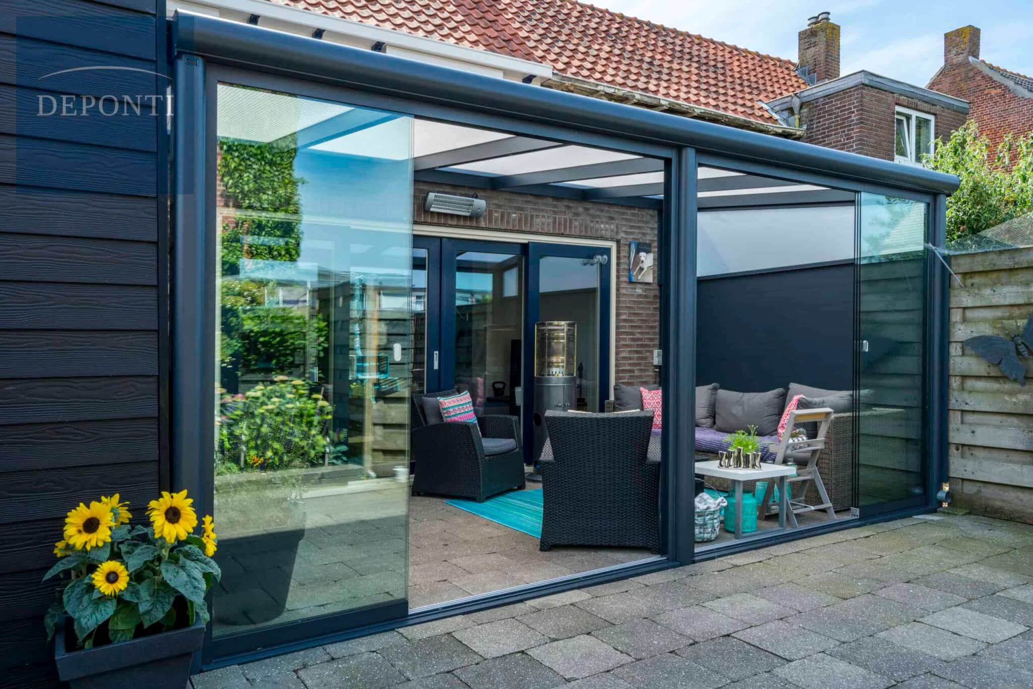 Deponti antractie overkapping tuinkamer met glazen schuifwand