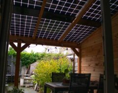 Overkapping met zonnepanelen