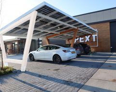 Solardok aluminium met wil element en zonnepanelen