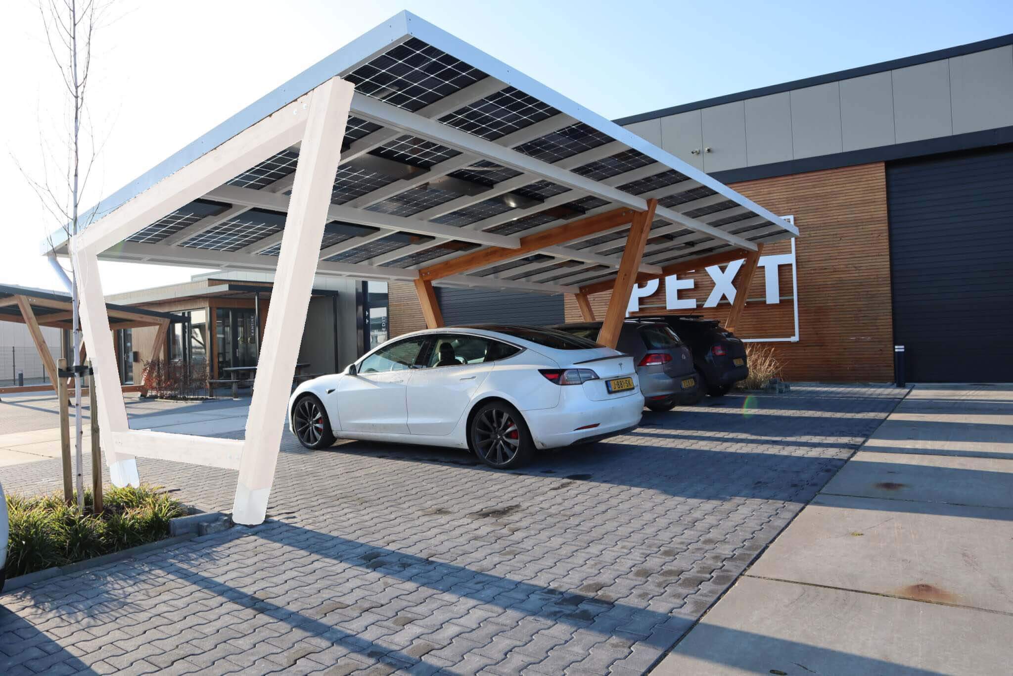 Solardok aluminium met wil element en zonnepanelen