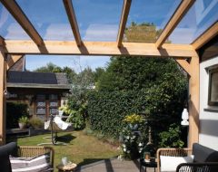 XL veranda carport met glas muuraanbouw
