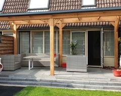 Vrijstaande veradna met glas en antraciet siergoot