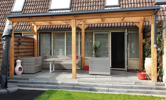 Vrijstaande veradna met glas en antraciet siergoot